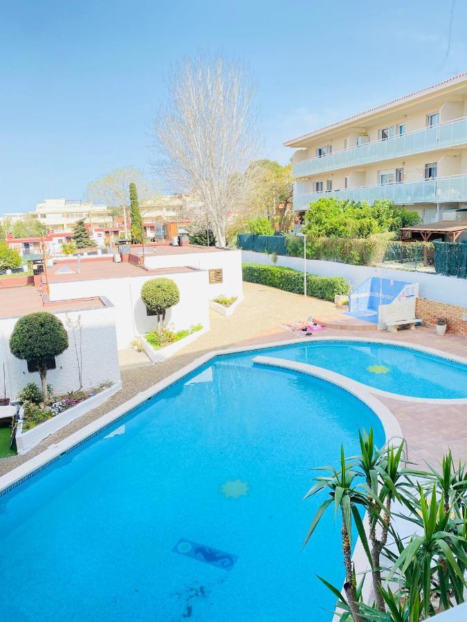 Bbq - Pool - Costa Apartments Салоу Екстер'єр фото